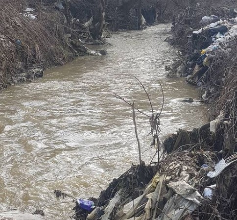 Реки Ставрополя продолжают тонуть в мусоре Реки Ставрополя продолжают тонуть в мусоре