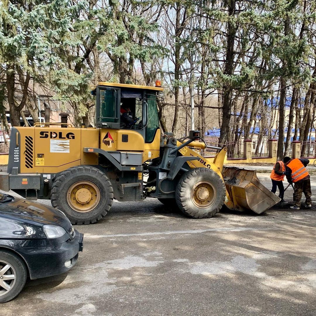 На ремонт дорог в поселке Иноземцево направят около 50 млн рублей На ремонт дорог в поселке Иноземцево направят около 50 млн рублей