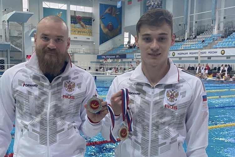 Ставропольский спортсмен взял золото на Всероссийских соревнованиях по прыжкам в воду