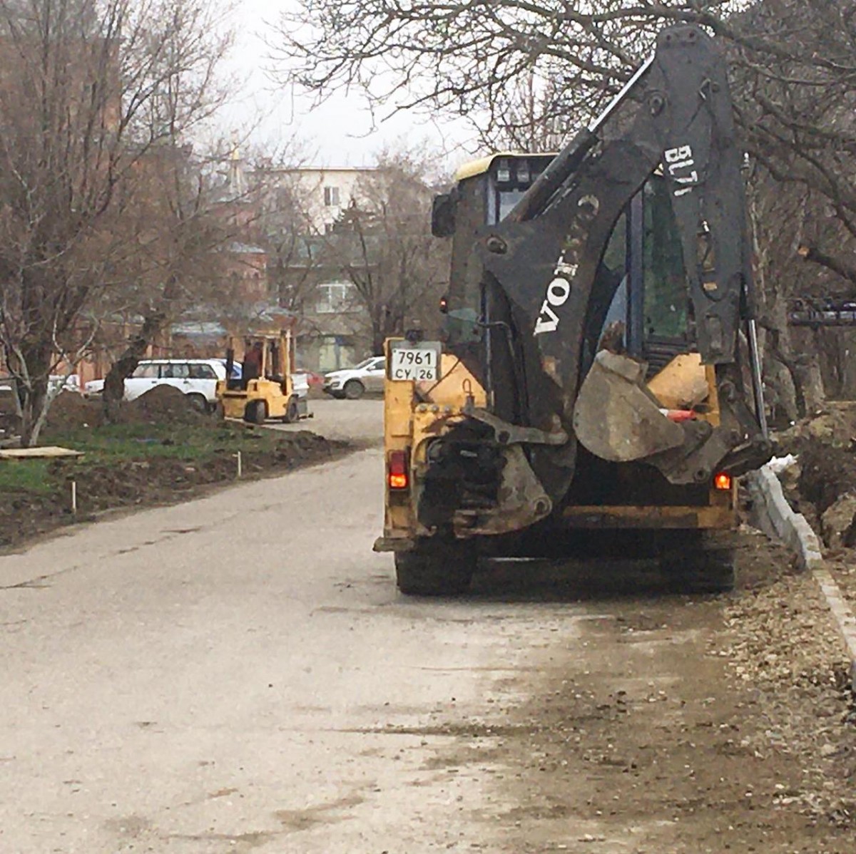 На ремонт семи участков дорог в Минераловодском ГО направили 320 млн рублей На ремонт семи участков дорог в Минераловодском ГО направили 320 млн рублей