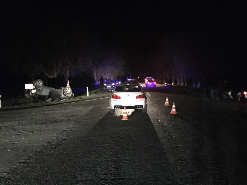 На Ставрополье лихач спровоцировал серьезную аварию На Ставрополье лихач спровоцировал серьезную аварию