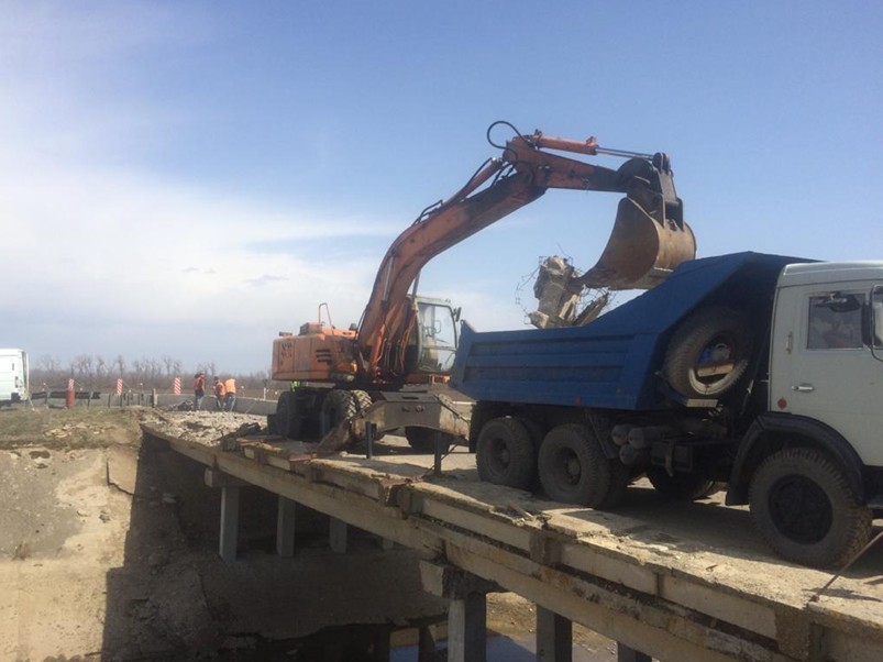 На Ставрополье начался ремонт моста через Большой Ставропольский канал На Ставрополье начался ремонт моста через Большой Ставропольский канал