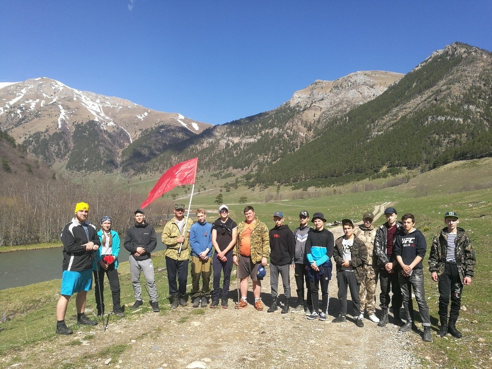 Школьники Кочубеевского округа приняли участие в акции «Вахта Памяти» Школьники Кочубеевского округа приняли участие в акции «Вахта Памяти»