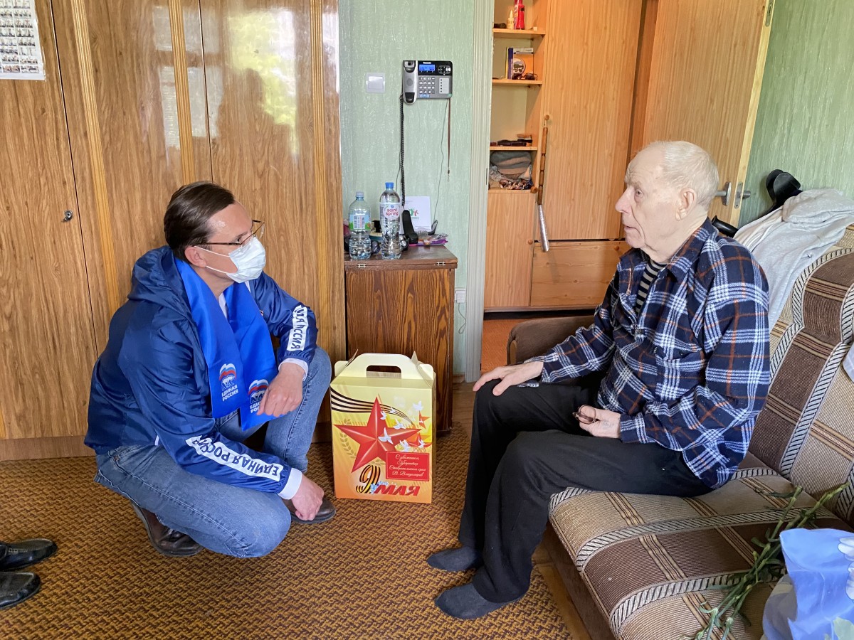 В Железноводске ветеранов поздравили с Днем Победы в рамках акции «Мобильные бригады помощи» В Железноводске ветеранов поздравили с Днем Победы в рамках акции «Мобильные бригады помощи»