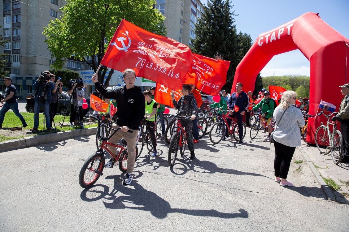 По Ставрополю пронесли Знамя Победы