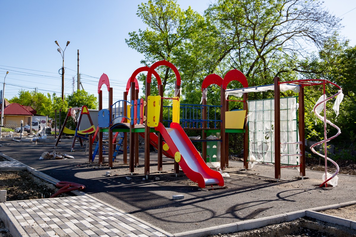 В Ставрополе идет благоустройства сквера на улице Доваторцев В Ставрополе идет благоустройства сквера на улице Доваторцев