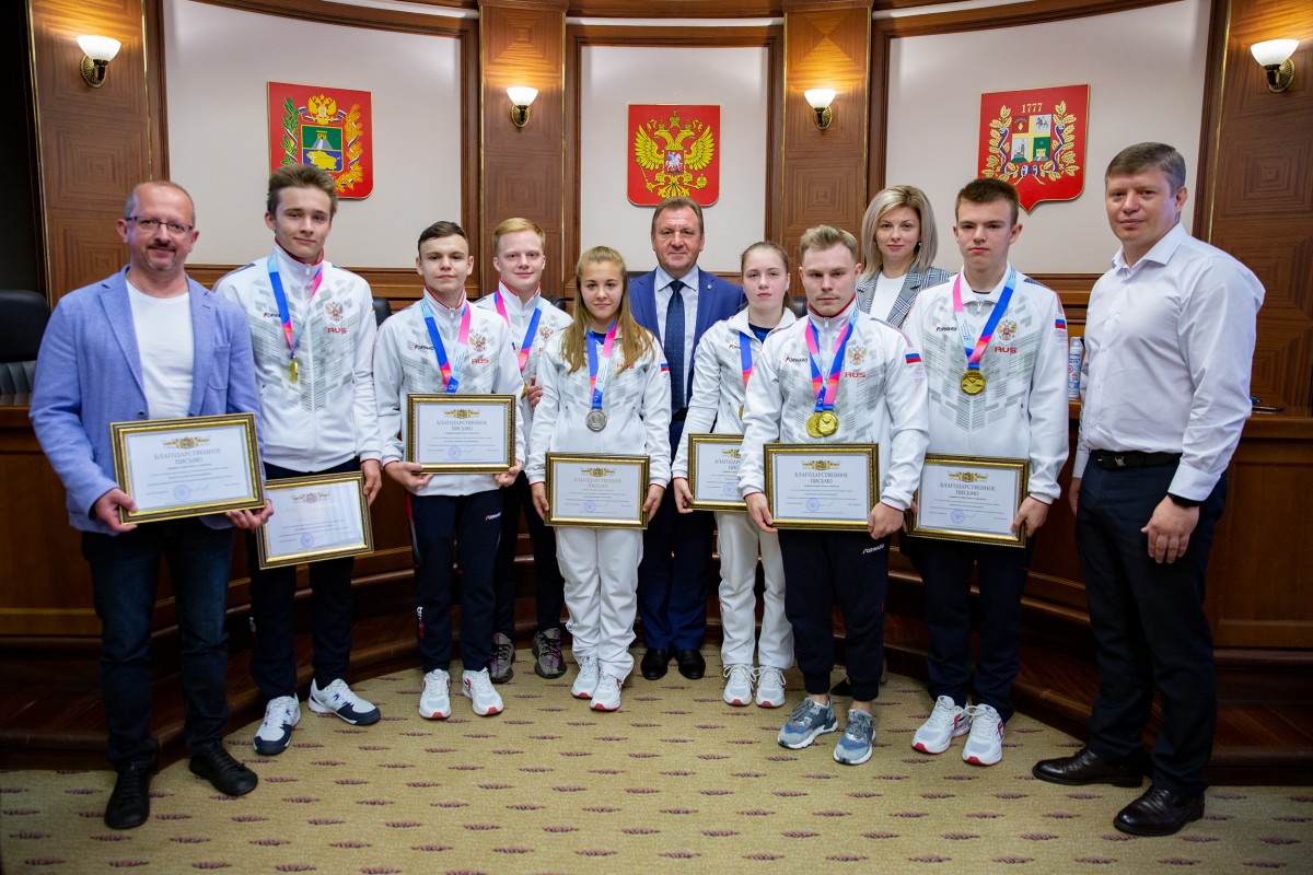Медалистов чемпионата Европы по прыжкам на батуте наградили в Ставрополе Медалистов чемпионата Европы по прыжкам на батуте наградили в Ставрополе