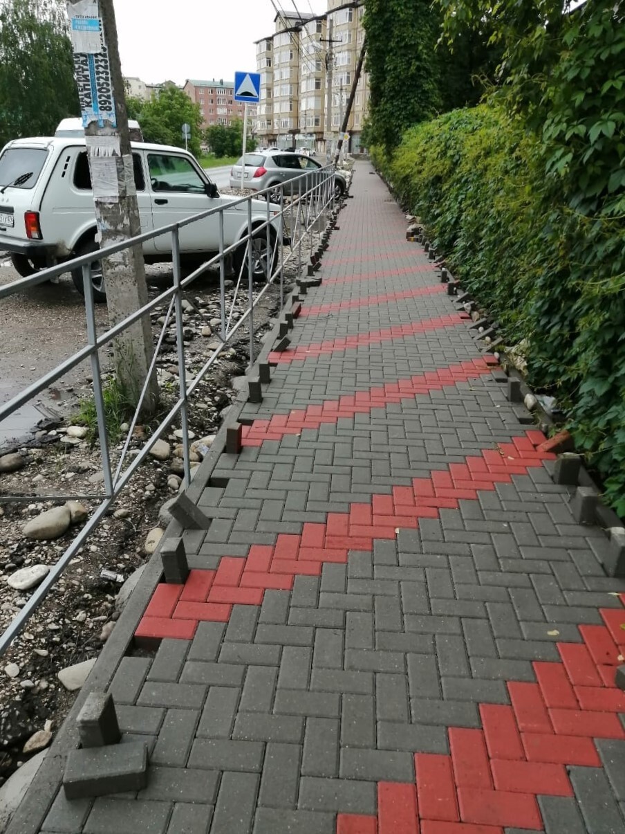 Ремонт тротуара в Ессентуках стал народным проектом