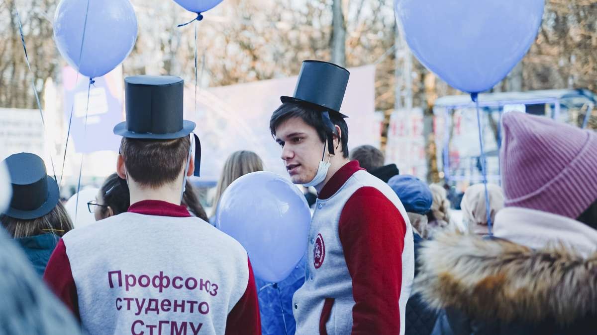 Студенты Ставрополья исполнят гимн России и растянут 72-метровый флаг на горе Машук