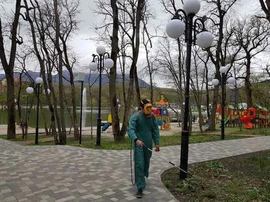 Более 60 тысяч кв. м территории обработали от клещей в Железноводске Более 60 тысяч кв. м территории обработали от клещей в Железноводске