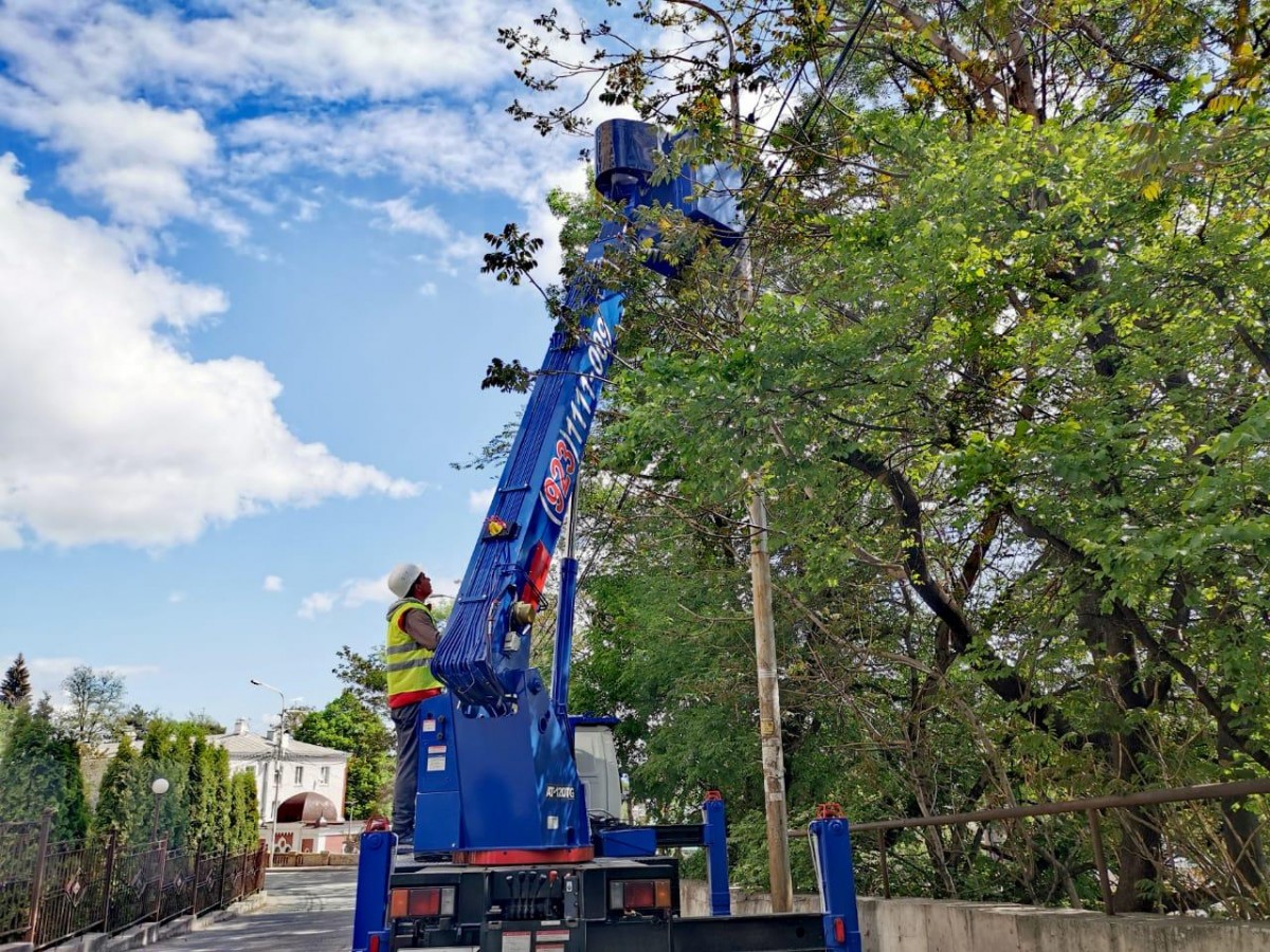К концу лета в Кисловодске окончат модернизацию уличного освещения