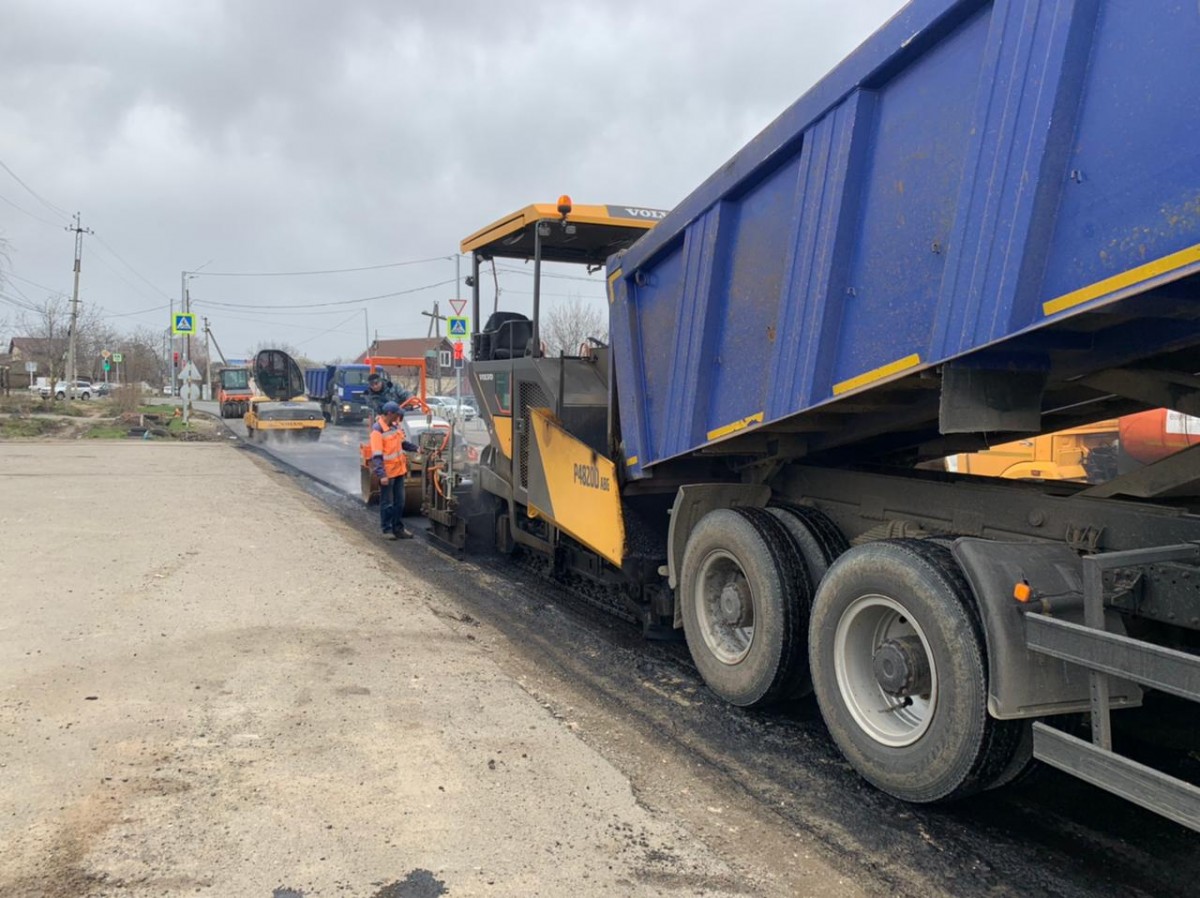 Ремонт четырех улиц в Михайловске завершили на 50%