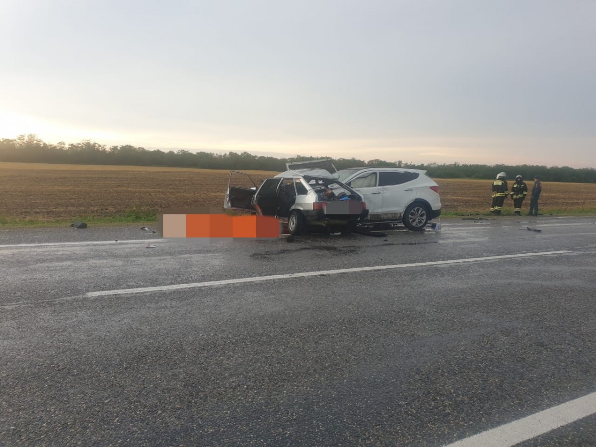 Двое погибли и трое ранены в смертельном ДТП на Ставрополье