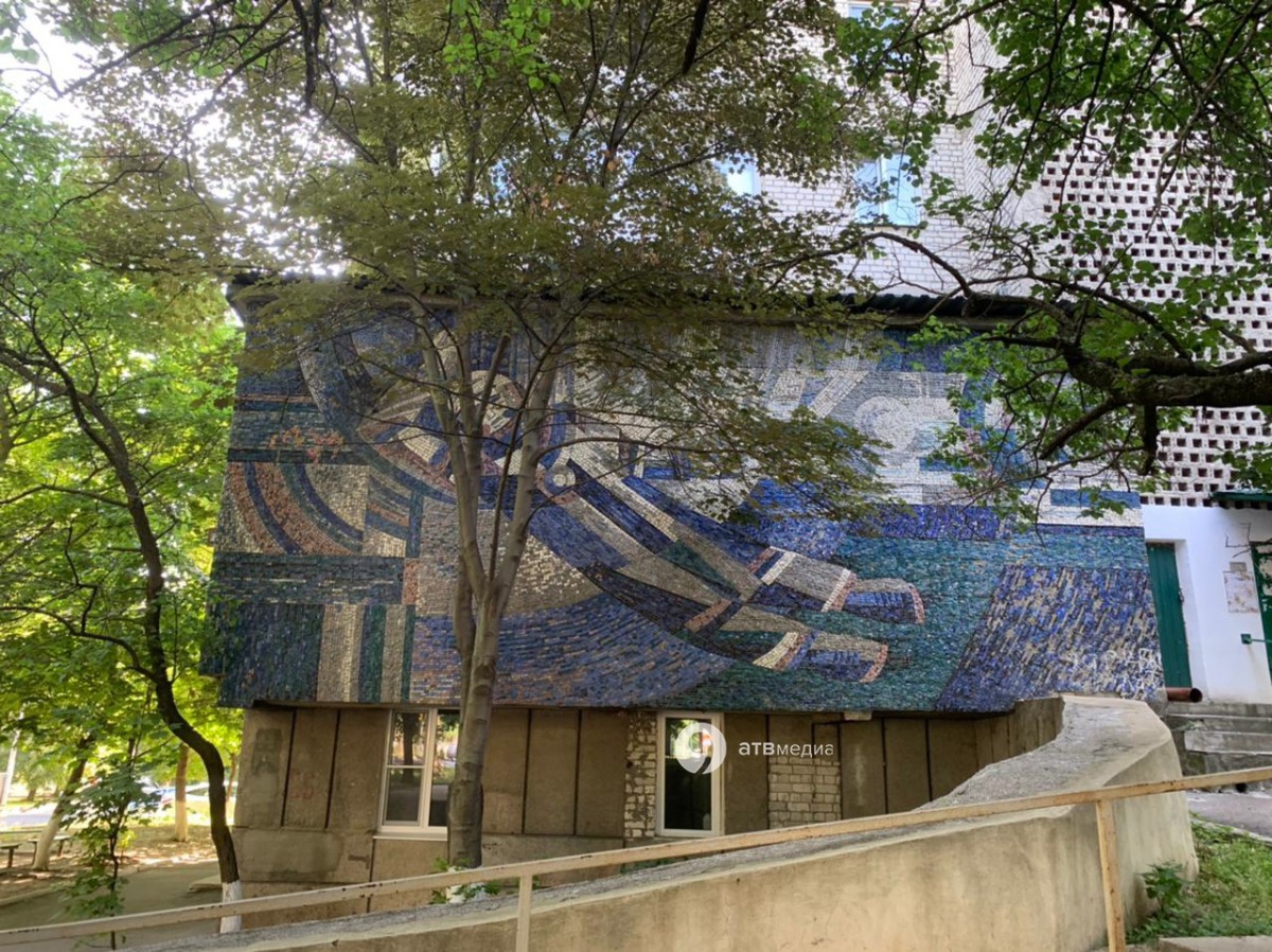 Мозаичное панно «с космонавтом» в центре Ставрополя сохранили