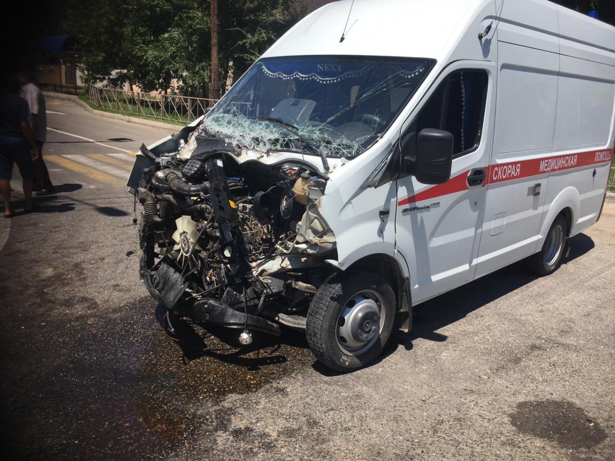 3 человека пострадали в аварии со скорой на Ставрополье