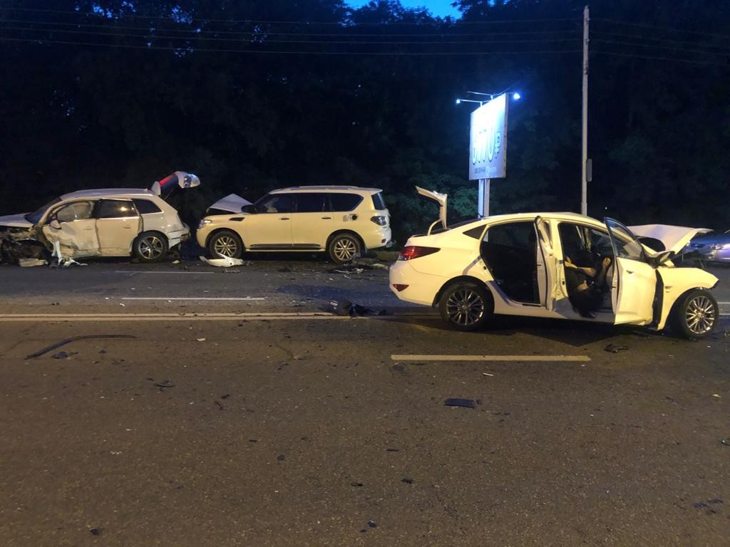 В Пятигорске при лобовом столкновении легковушек погибла женщина В Пятигорске при лобовом столкновении легковушек погибла женщина