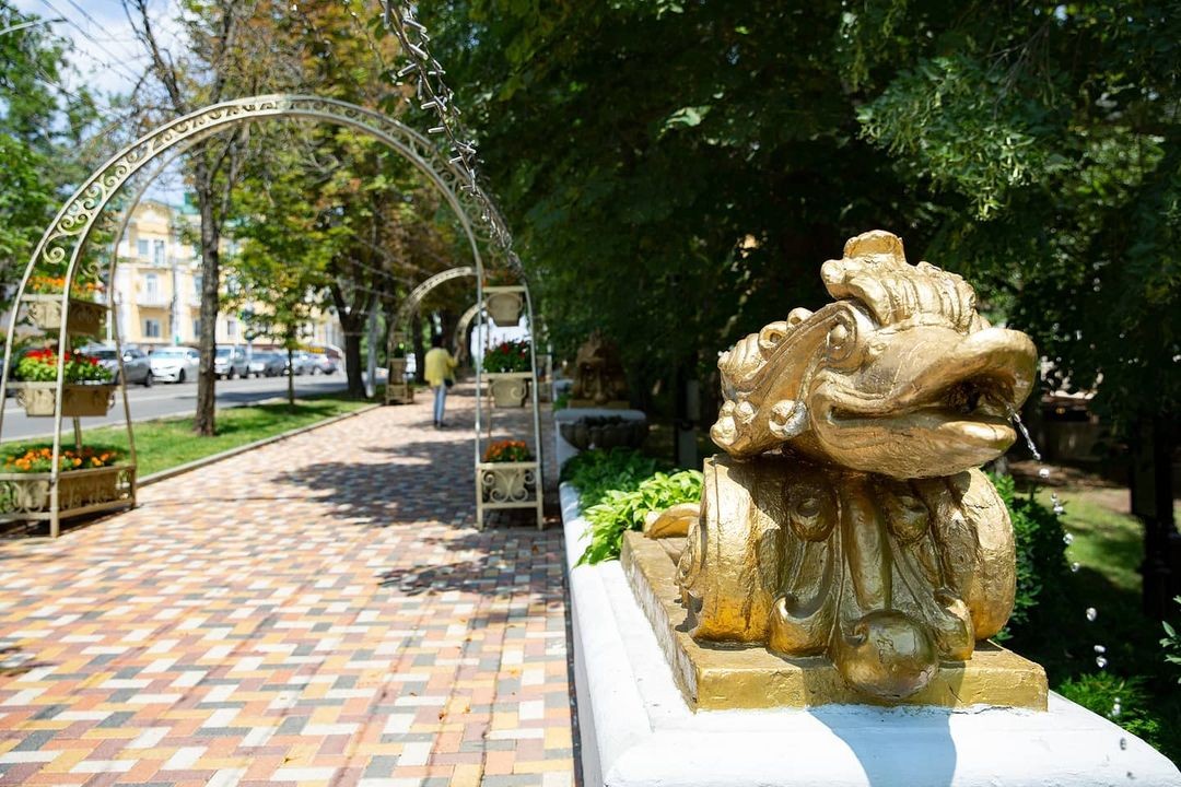 В Ставрополе отреставрируют фонтаны-дельфины на проспекте Октябрьской революции