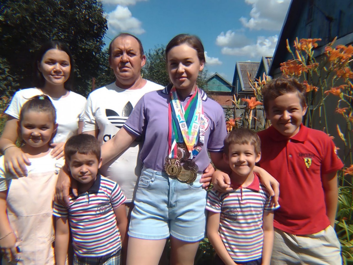 На Ставрополье отец-одиночка воспитывает 6 детей На Ставрополье отец-одиночка воспитывает 6 детей