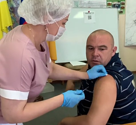 Глава Невинномысска прошел ревакцинацию от COVID-19 Глава Невинномысска прошел ревакцинацию от COVID-19
