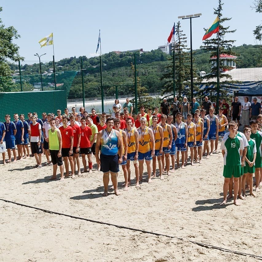 Сборная Ставрополья завоевала серебро на Первенстве России по пляжному гандболу Сборная Ставрополья завоевала серебро на Первенстве России по пляжному гандболу