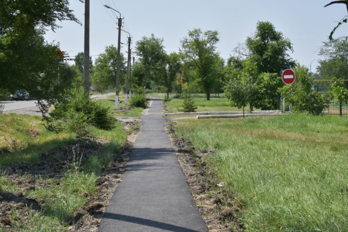 На Ставрополье в селе Водораздел отремонтировали 2 тротуара на центральных улицах