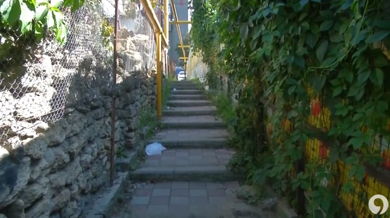 Лестницу к Комсомольскому озеру реконструируют в Ставрополе