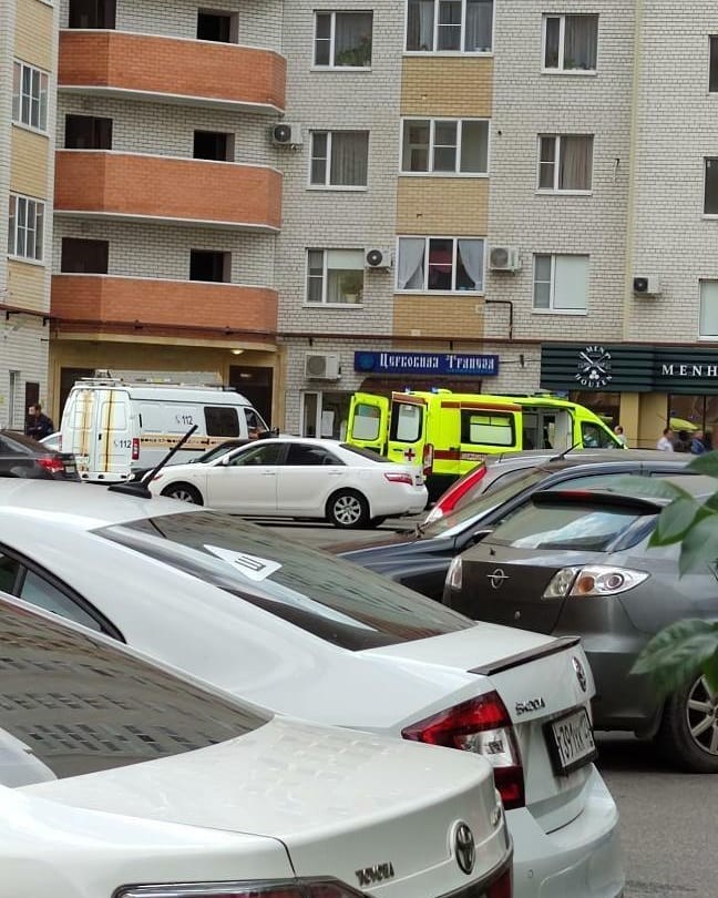 В Ставрополе женщина выпала из окна и погибла