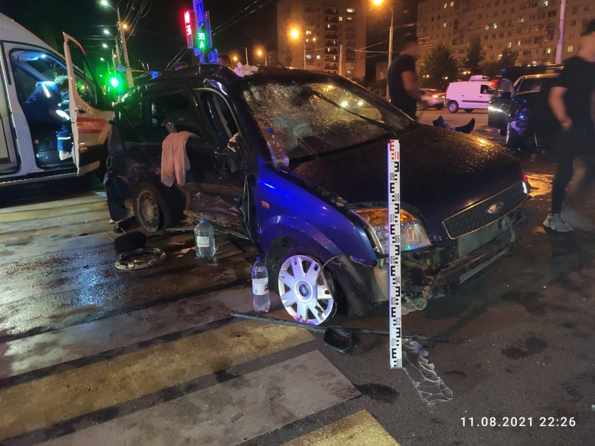 В Ставрополе в ДТП пострадали неопытный водитель и его пассажир В Ставрополе в ДТП пострадали неопытный водитель и его пассажир