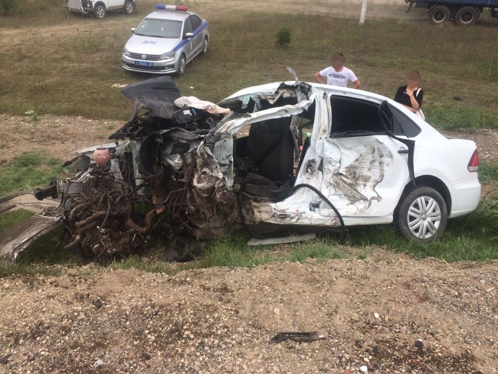 Три человека погибли в ДТП с большегрузом на Ставрополье