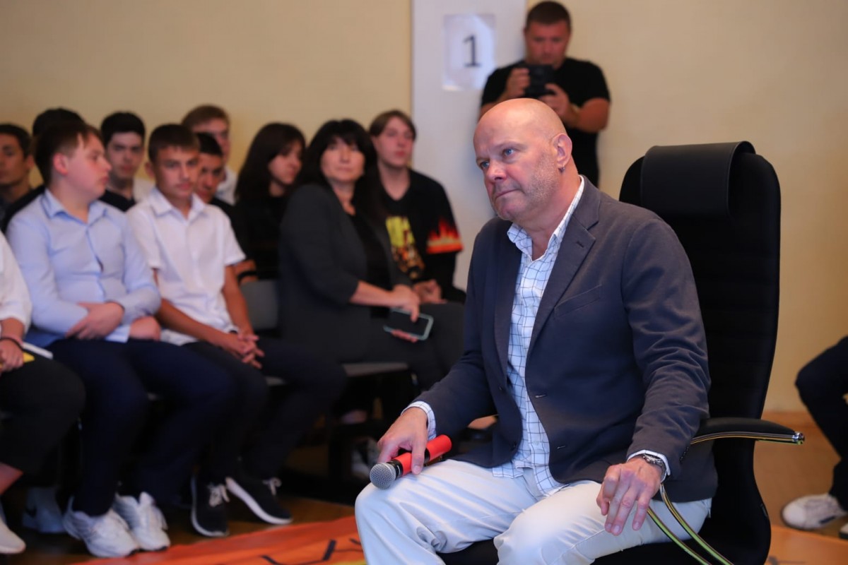 Музыкант и актер Алексей Кортнев посетил ток-шоу в Пятигорске