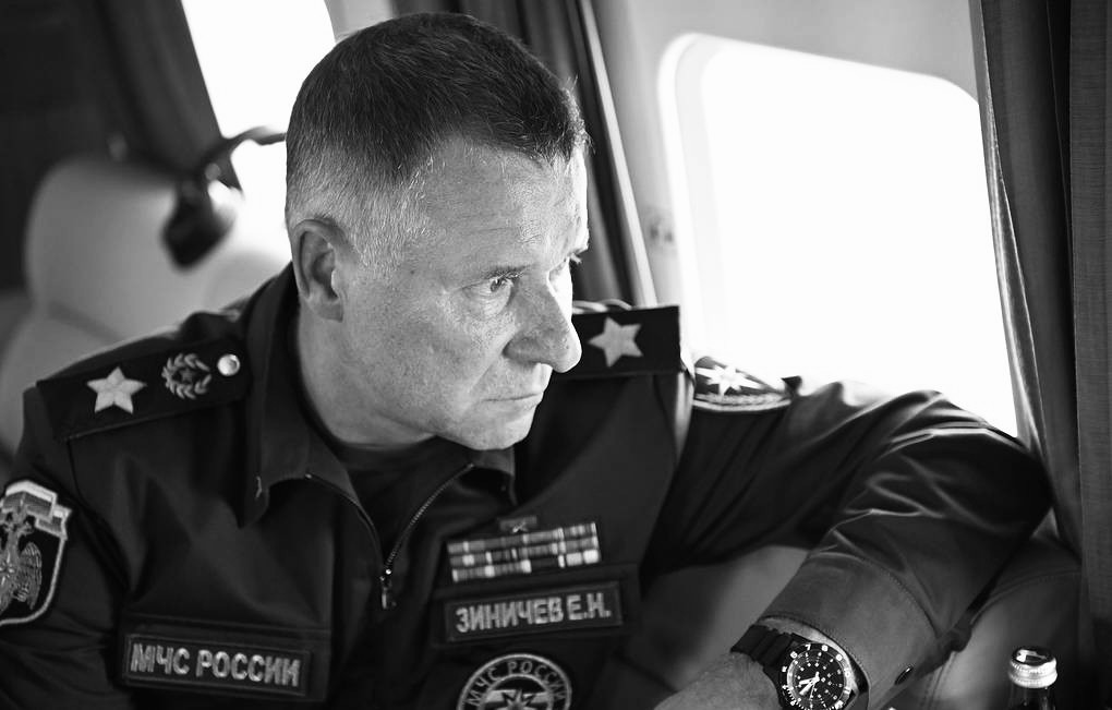 Глава МЧС России Евгений Зиничев погиб на учениях, спасая человека Глава МЧС России Евгений Зиничев погиб на учениях, спасая человека