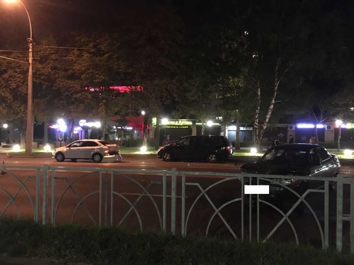 На юге Ставрополя произошло тройное ДТП На юге Ставрополя произошло тройное ДТП