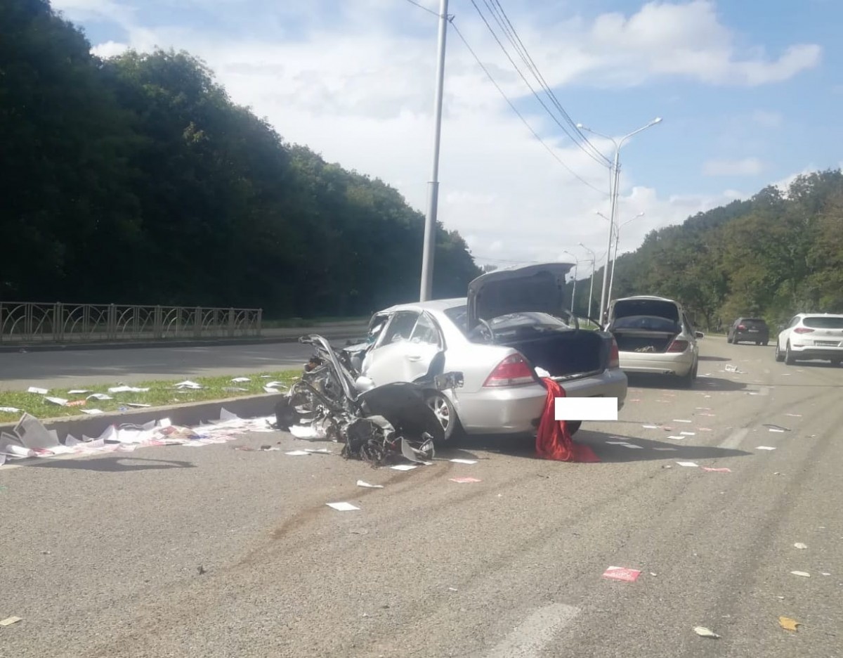В Ставрополе водитель сломал обе ноги в результате ДТП В Ставрополе водитель сломал обе ноги в результате ДТП