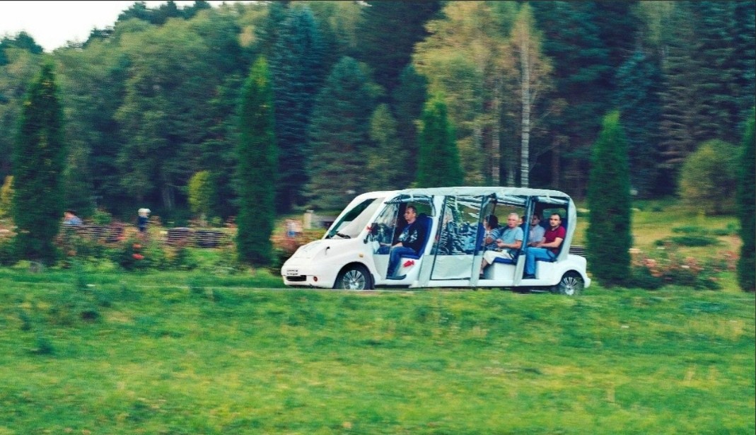 По дорогам национального парка в Кисловодске снова ездят электромобили По дорогам национального парка в Кисловодске снова ездят электромобили