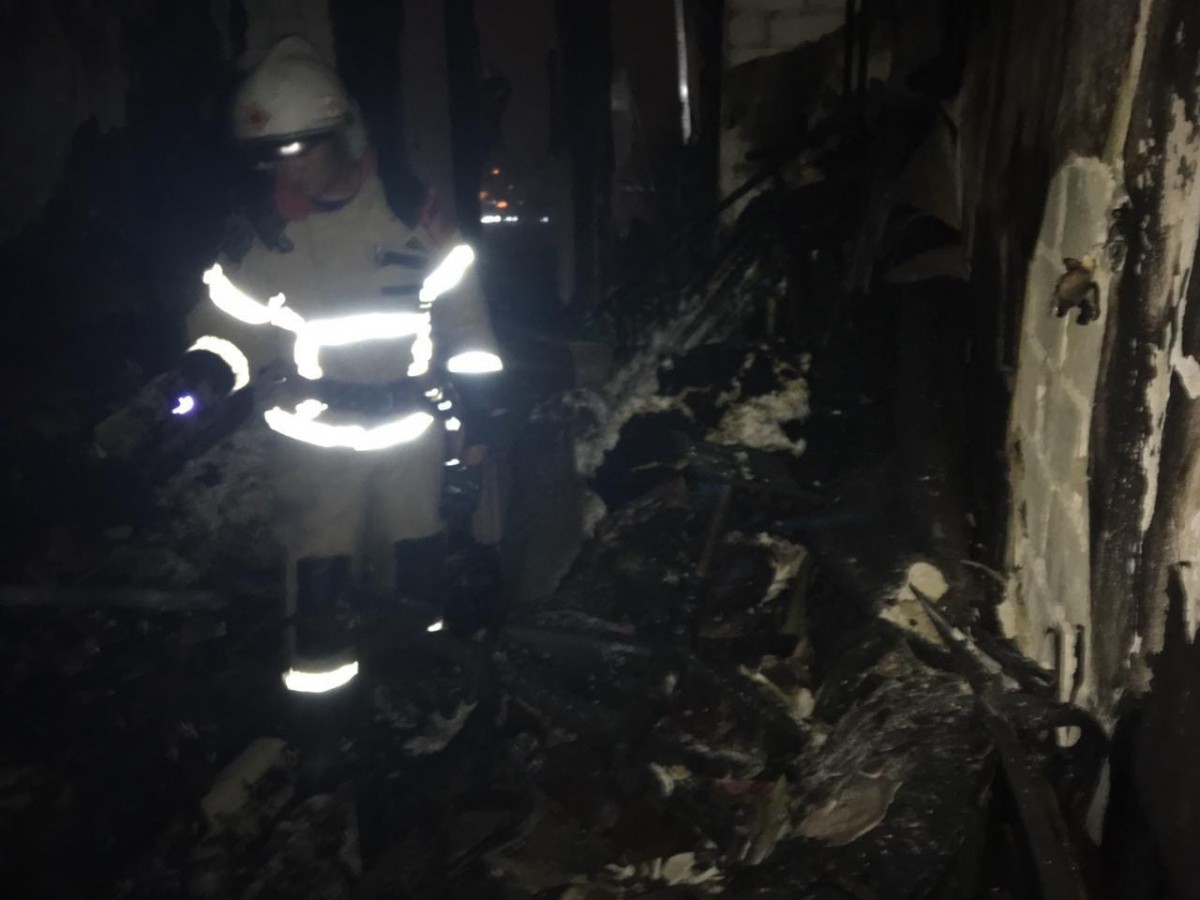 Причиной ночного пожара в Ставрополе могла стать непотушенная сигарета Причиной ночного пожара в Ставрополе могла стать непотушенная сигарета