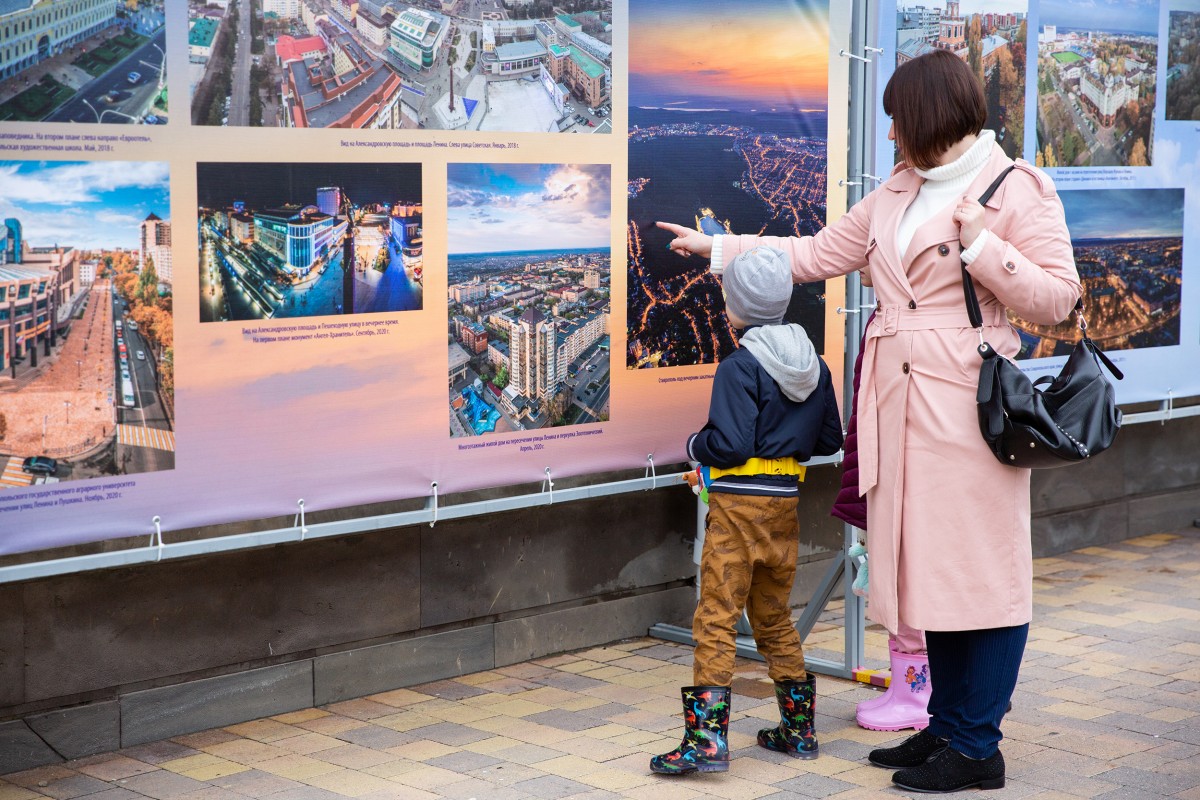 В Ставрополе у краеведческого музея проходит фотовыставка «Городские пейзажи» В Ставрополе у краеведческого музея проходит фотовыставка «Городские пейзажи»
