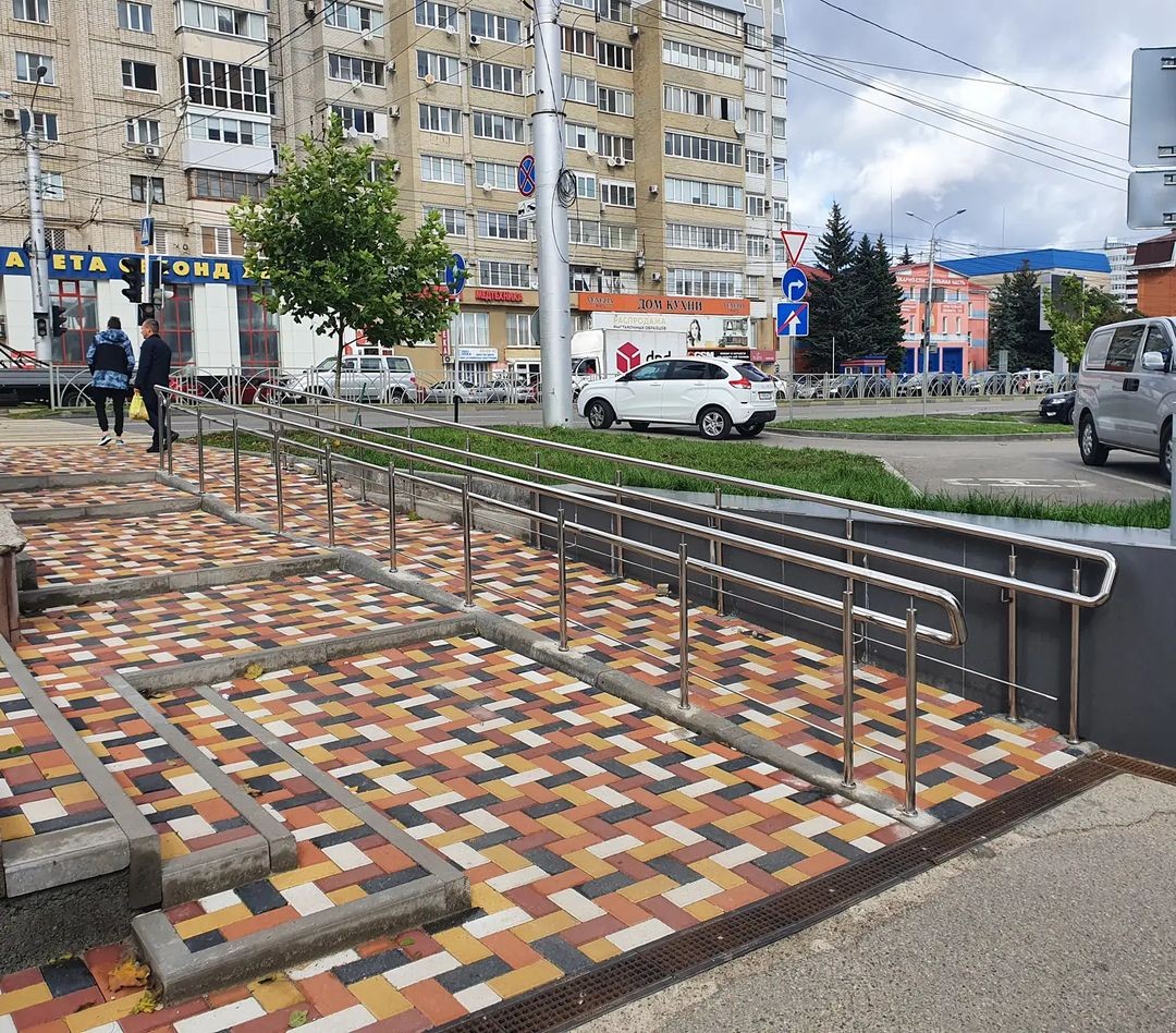 В Ставрополе привели в порядок пандус около Верхнего рынка В Ставрополе привели в порядок пандус около Верхнего рынка