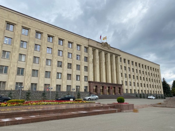 Владимира Ситникова и Андрея Хлопянова назначили и. о. первых зампредов правительства Ставрополья