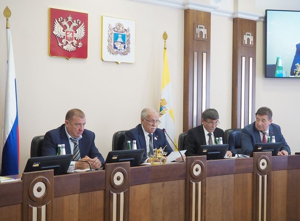 На Ставрополье определен новый состав заместителей краевого парламента На Ставрополье определен новый состав заместителей краевого парламента