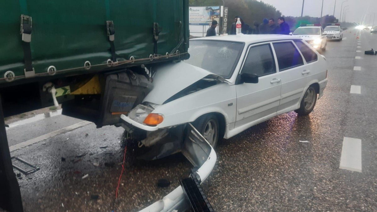 17-летняя девушка поранила лицо в ДТП вблизи Пятигорска 17-летняя девушка поранила лицо в ДТП вблизи Пятигорска