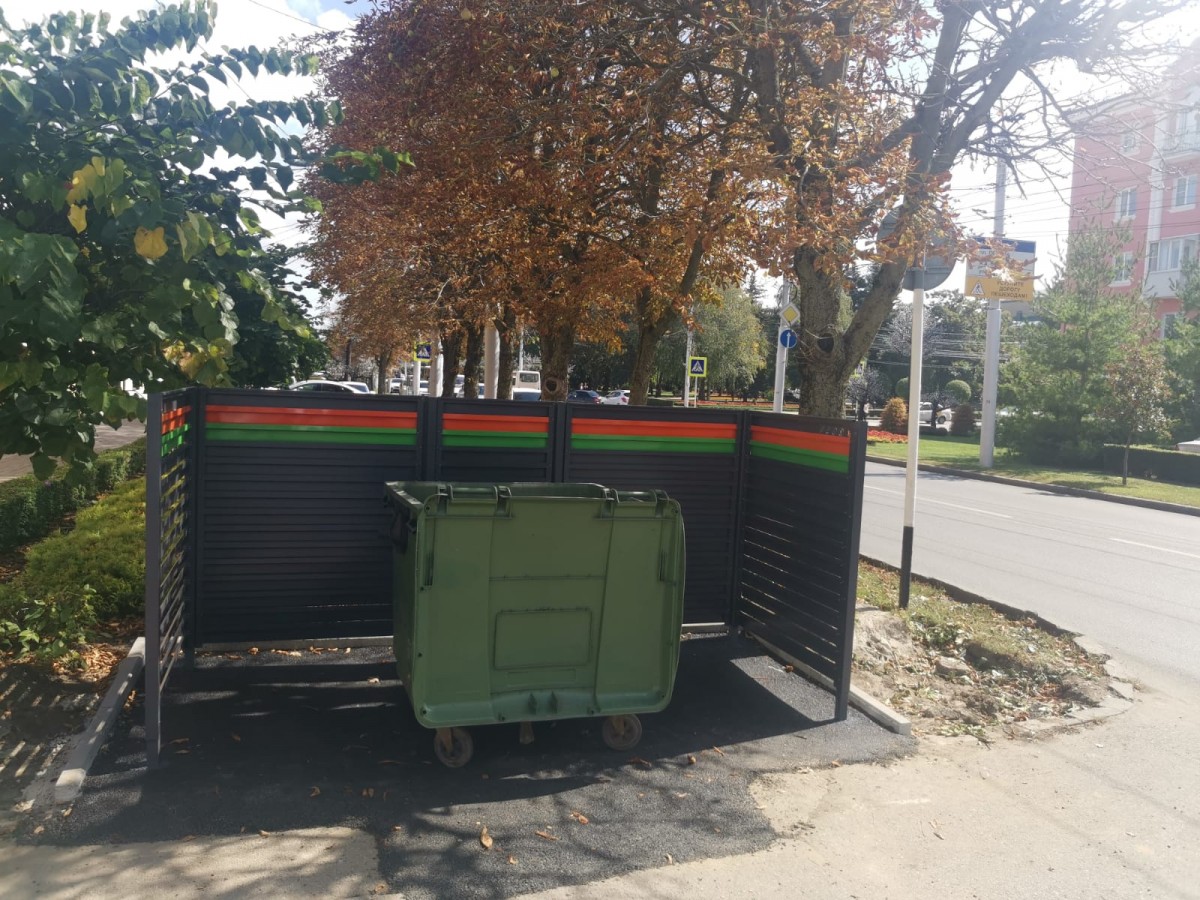 В центре Ставрополя обновили более 20 контейнерных площадок для мусора