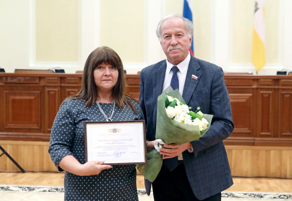 На Ставрополье наградили лучших работников дорожной и транспортной отраслей На Ставрополье наградили лучших работников дорожной и транспортной отраслей