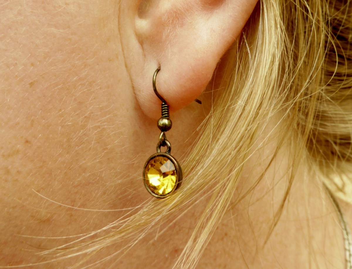 Житель Ставрополья толкнул женщину и сорвал с нее серьги Житель Ставрополья толкнул женщину и сорвал с нее серьги