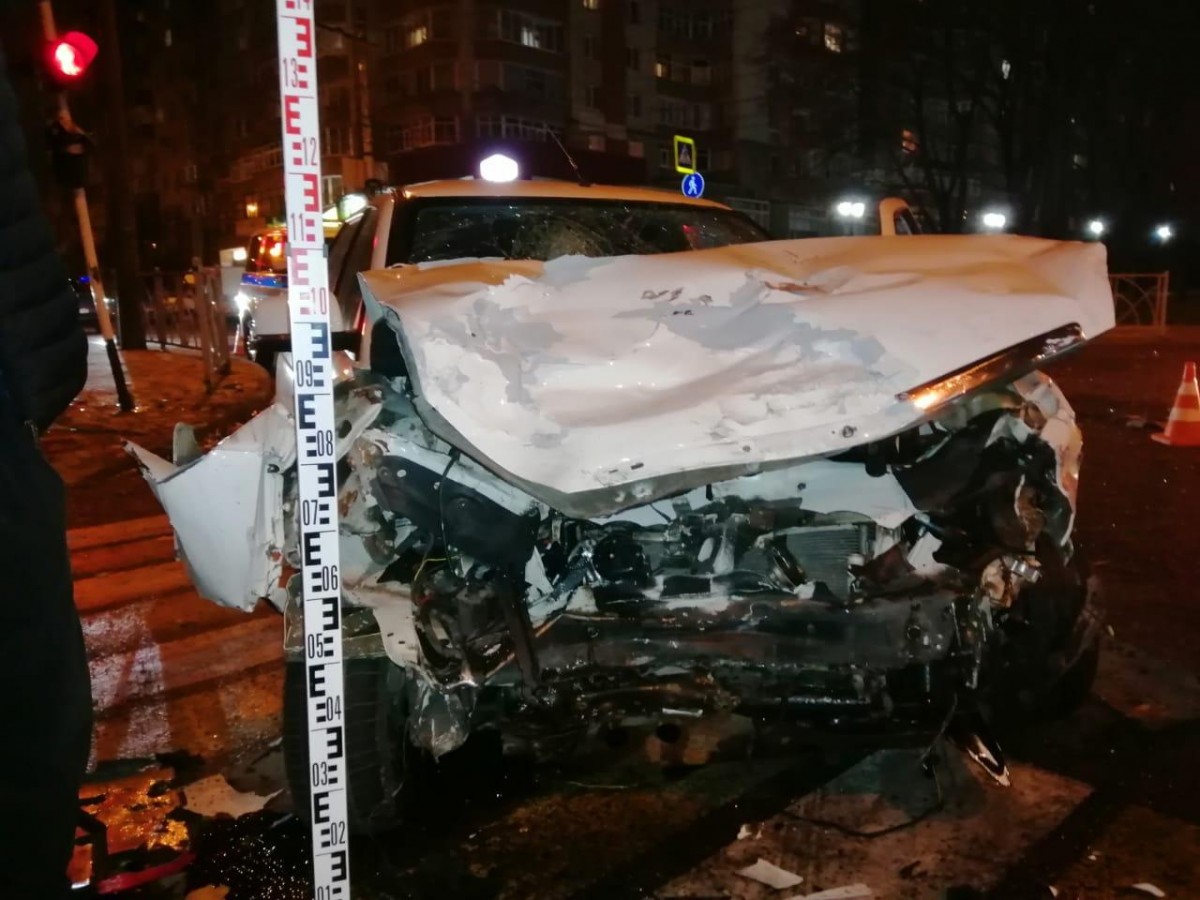 В Ставрополе три человека пострадали в аварии на улице Мира В Ставрополе три человека пострадали в аварии на улице Мира