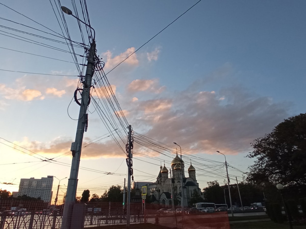 В Ставрополе продолжаются работы по прокладыванию воздушных линий проводов под землю