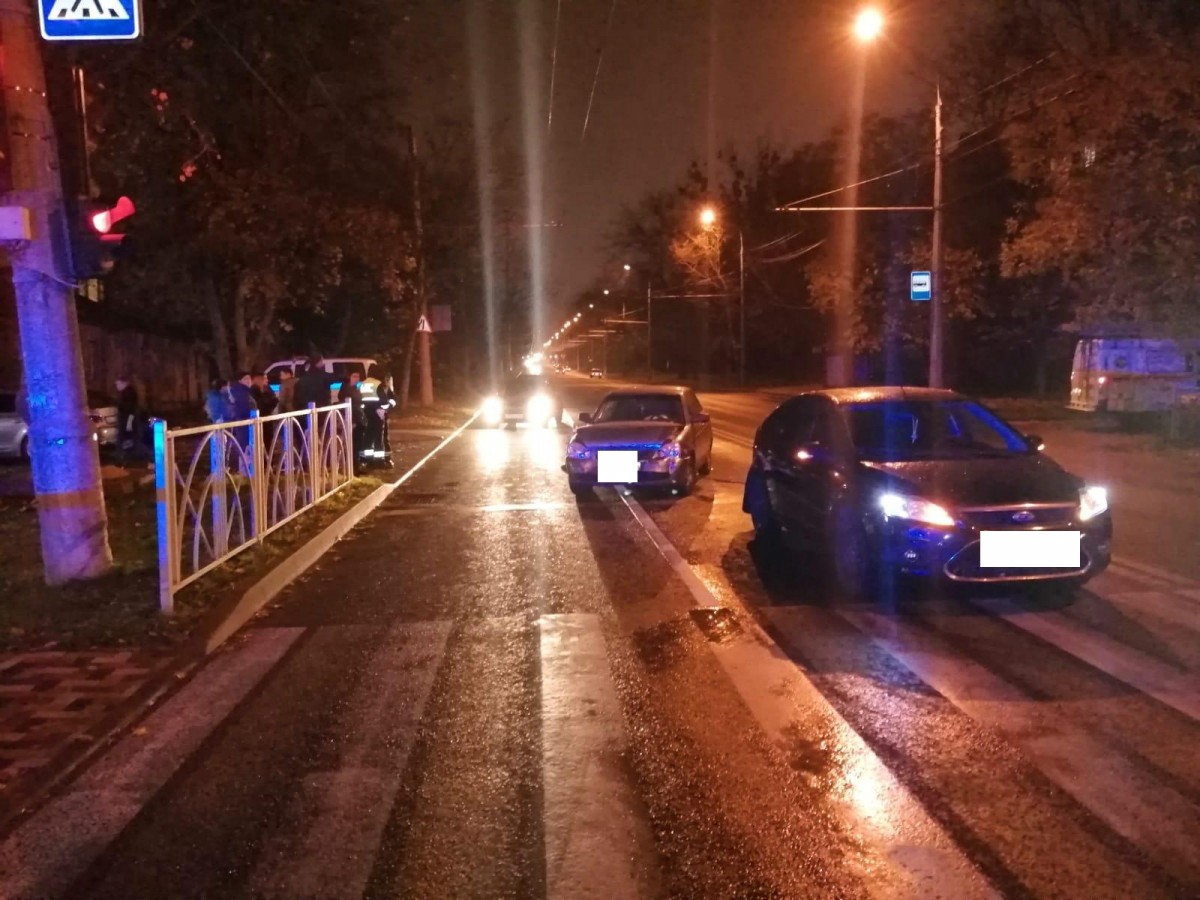 В Ставрополе на улице Мира произошла авария с тремя пострадавшими В Ставрополе на улице Мира произошла авария с тремя пострадавшими