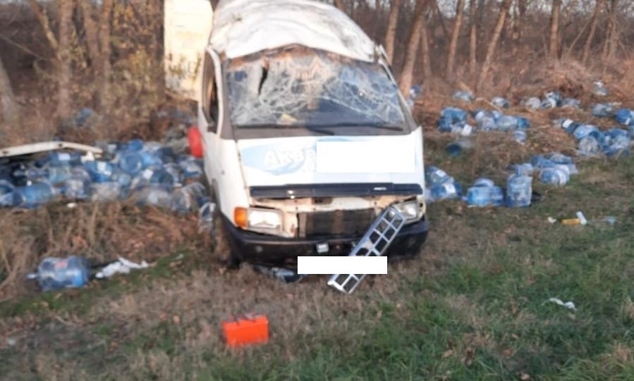 На Ставрополье произошла авария с грузовиком и ГАЗелью