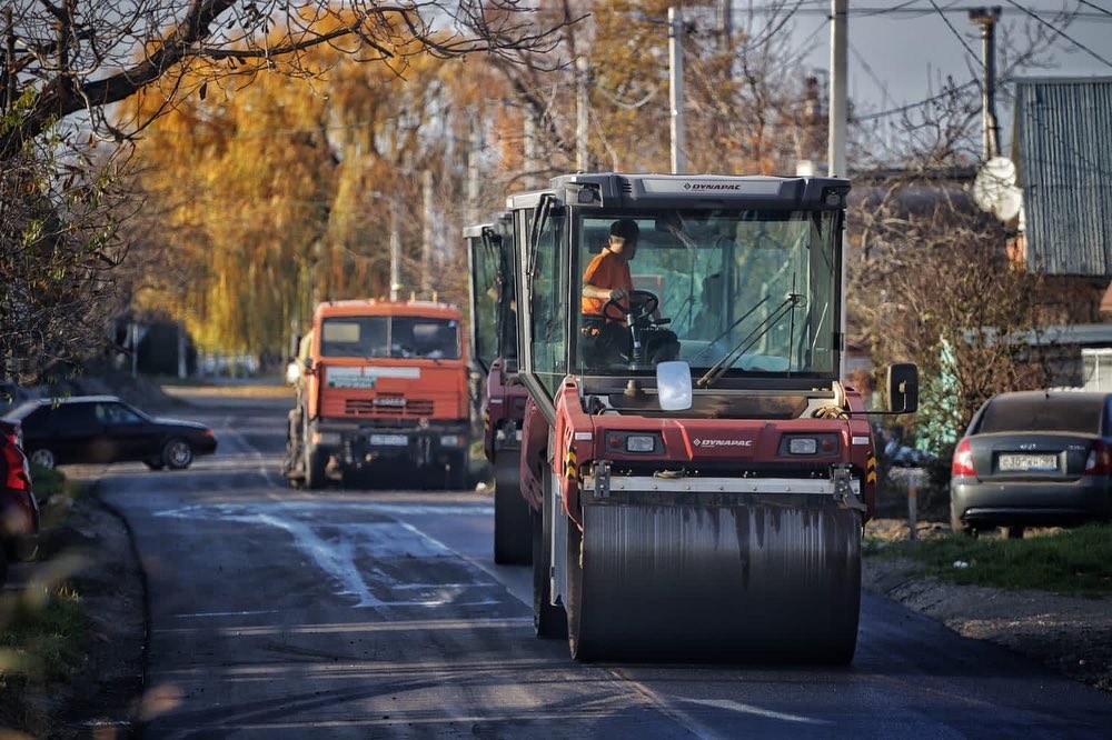 В Невинномысске начали ремонт почти 1,4 км улицы Комарова В Невинномысске начали ремонт почти 1,4 км улицы Комарова