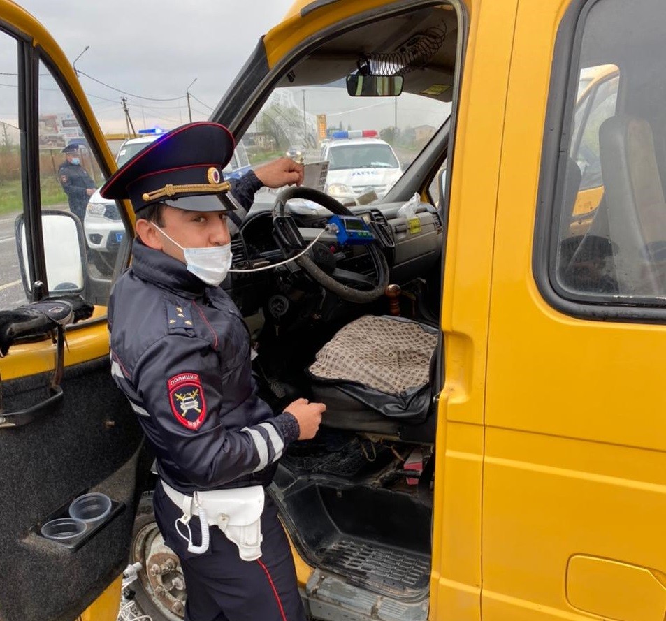 На трассе «Кавказ» проходит рейд по проверке пассажирского и грузового транспорта На трассе «Кавказ» проходит рейд по проверке пассажирского и грузового транспорта