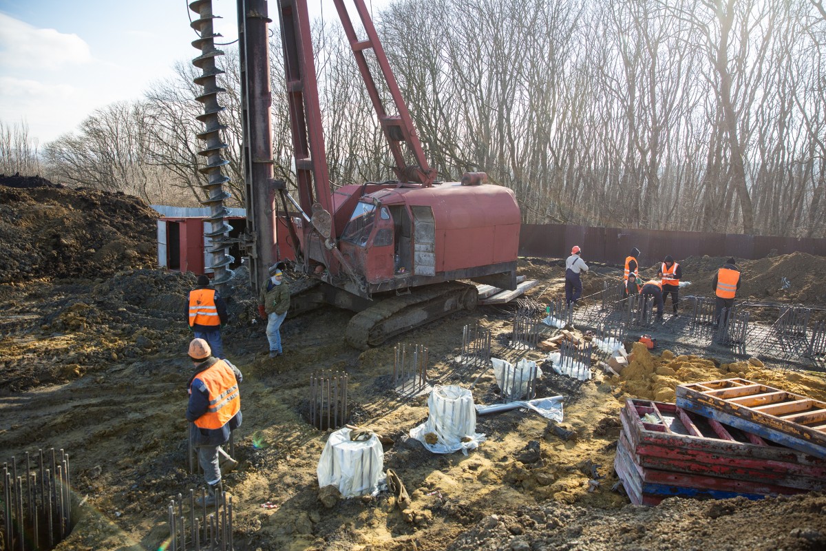 В Ставрополе к школе на улице Федеральной обустроят современные подъездные пути